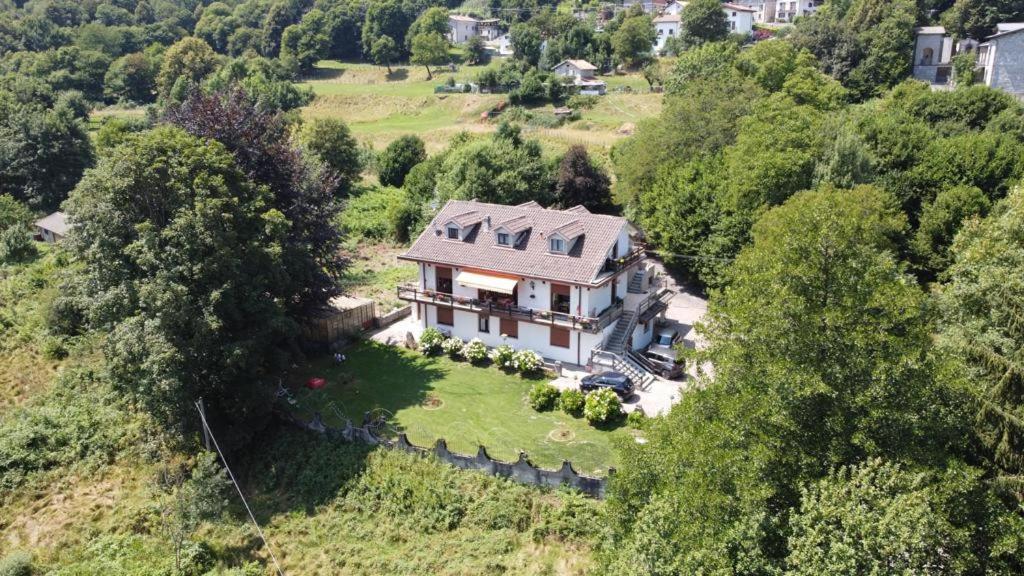 Villa Immersa Nel Verde A Lanzo D'Intelvi Luaran gambar